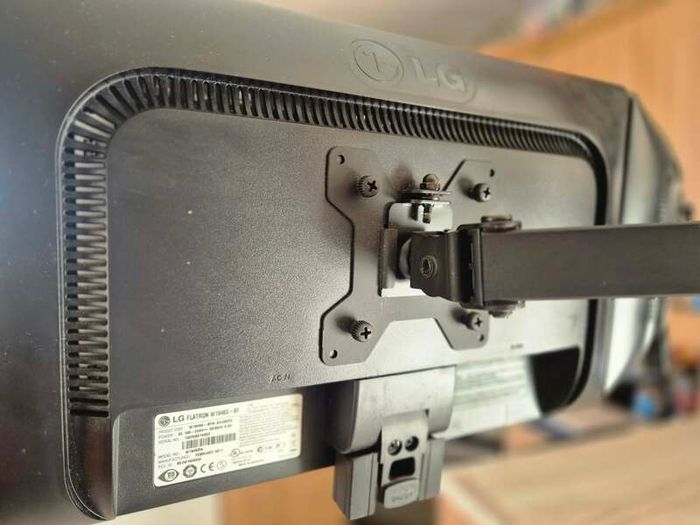 Dual monitor stand