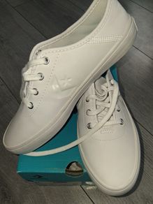 New Converse sz 4