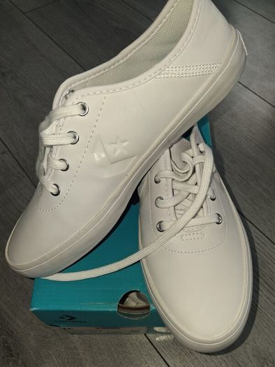New Converse sz 4