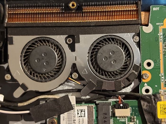 Acer Aspire R14, in excellent cosmetic condition, for parts or repair, No SSD or RAM, everything else is good