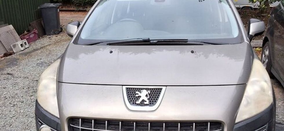 Peugeot1.6 D 3008  whole car repair or spares.
