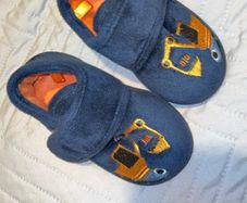 Dunnes Stores Digger Slippers size 6