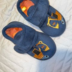 Dunnes Stores Digger Slippers size 6