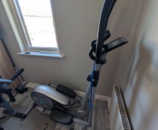 cross trainer / elliptical machine