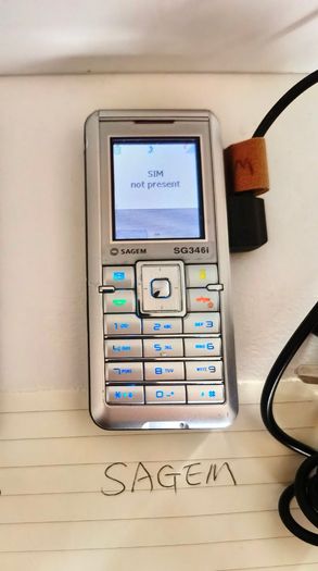 A Bundle Sale of 8 Mobile Phones