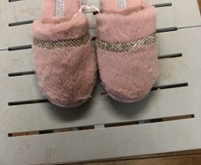 Ladies slippers Memory Foam Pink with diamonds  Size  3 / 4