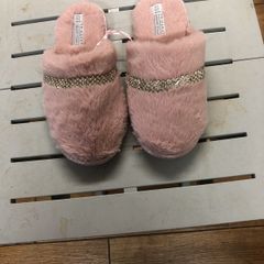 Ladies slippers Memory Foam Pink with diamonds  Size  3 / 4