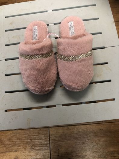 Ladies slippers Memory Foam Pink with diamonds  Size  3 / 4