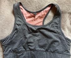 sports bra