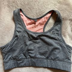 sports bra