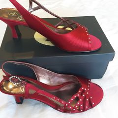 Clarkes Shoe/Stylish Red Satin Shoes from Clarkes  .. Colour: Red  ..  Size: 5.5 UK  ..  39 EU