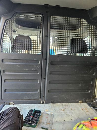 volkswagen caddy bulkhead