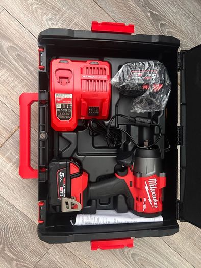 Milwaukee M18 Fuel High torque Impact Kit