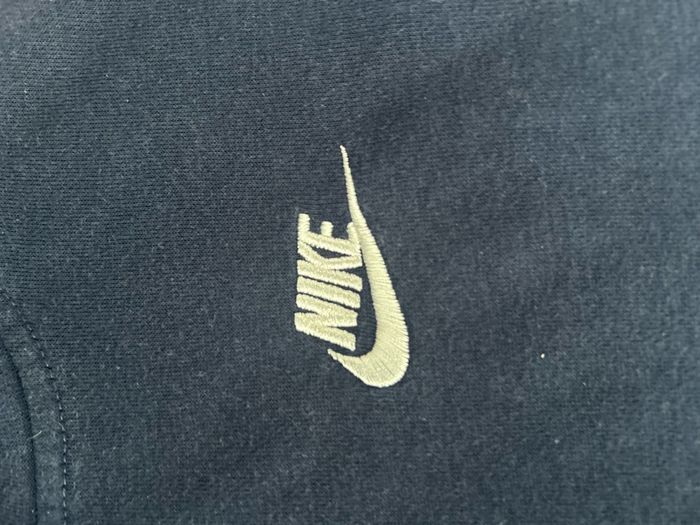 Nike Boys Navy Blue Hoodie Age 13 to 15 Years