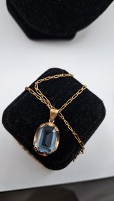 Vintage 9ct yellow gold aquamarine necklace