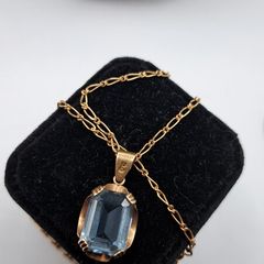 Vintage 9ct yellow gold aquamarine necklace