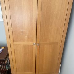 Oak veneer wardrobe