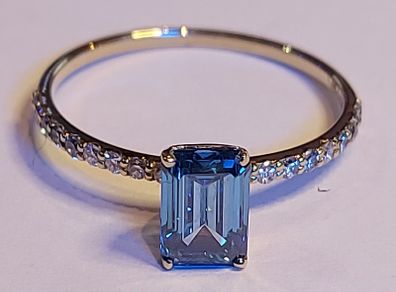 14k Gold ring with 1.32 ct Lab-Grown Diamond, 1.14 ct main blue diamond cerified by IGI and Laser inscripted