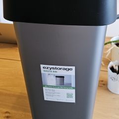 30L kitchen waste bin/ recycling, like new, barely used