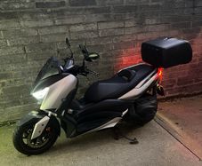 yamaha xmax 400 (no log book)