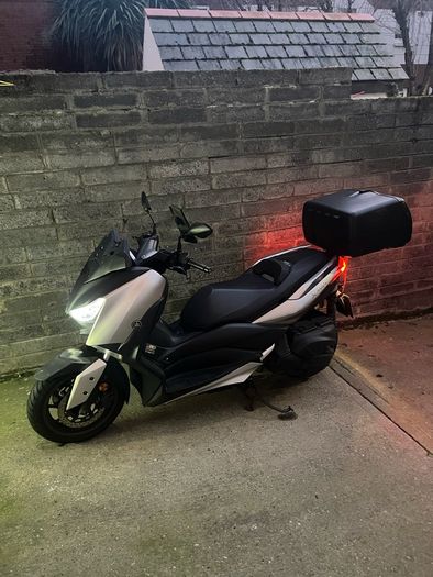 yamaha xmax 400 (no log book)