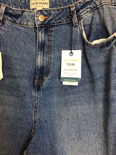 New look Curves mom waist  distressed Jeans BNWTS size 24 price includes postage