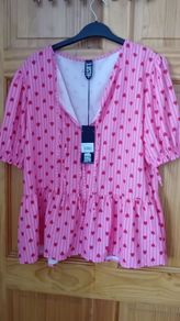 lovely summer top.short sleeve..brand new
