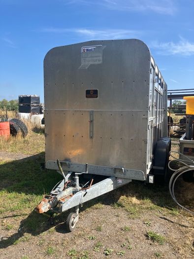 Cattle trailer