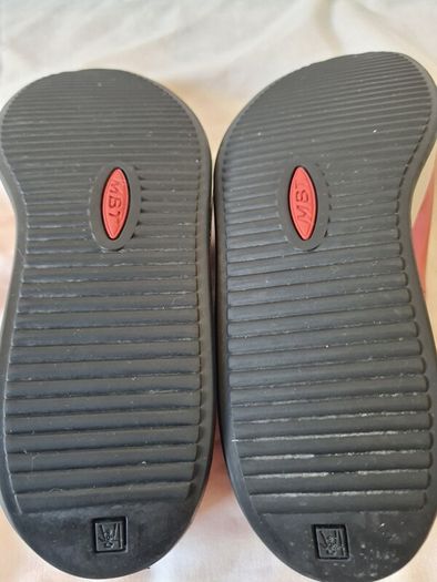 Mbt kainga rockers Size 4 eu 37 red leather in excellent condition