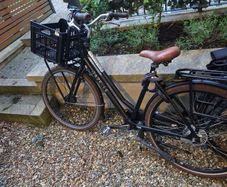 Gazelle Electric Bike (eBike)  Swytch Air Conversion, 2 Batteries