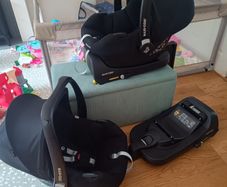 Maxi Cosi Cabriofix with Isofix base