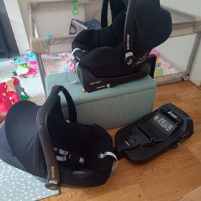 Maxi Cosi Cabriofix with Isofix base