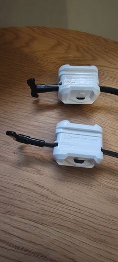 4 beyblade launchers for 5 euro