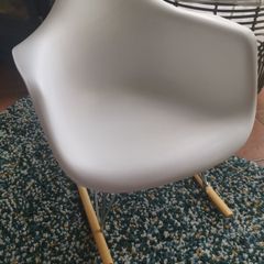 Replica eames kids chair