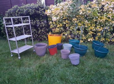 Metal trolley 4x hanging planters flexible tube pots