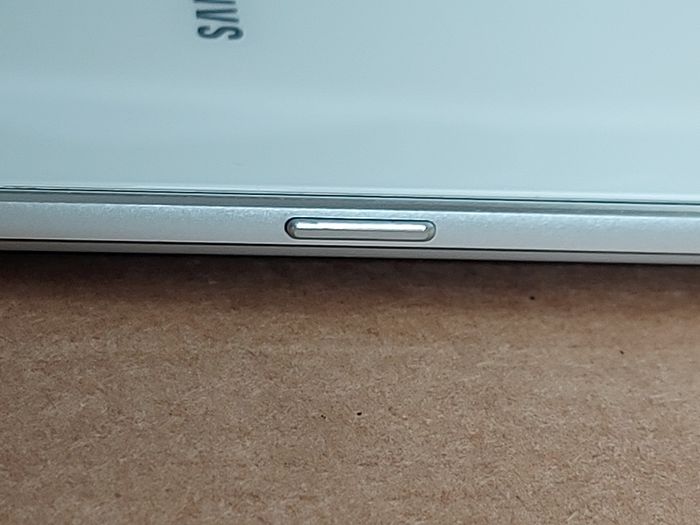 Samsung Galaxy S6 Edge, Model SN-G925F, 64GB, in excellent cosmetic condition
