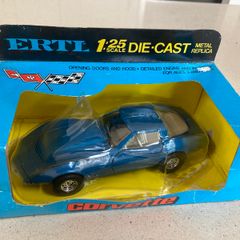 Corvette Stingray Scale 1/25 by Ertl made in 1970