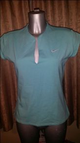 BNWT genuine Nike top size UK16/18 EU44/46 Postage included