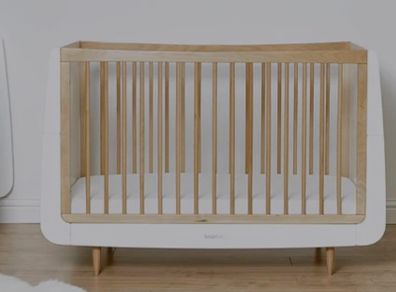 SnuzKot Cot Bed in great condition with Matress and sheets