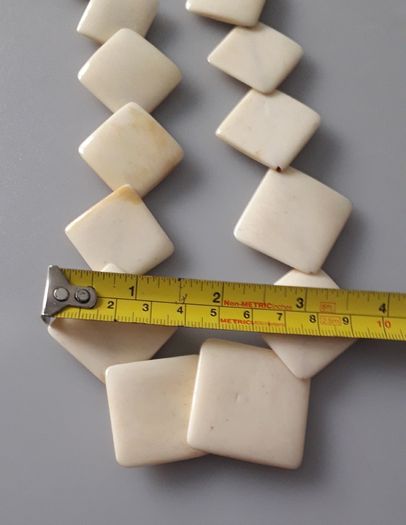 NECKLACE - Vintage - Carved Bone - Ivory Colour