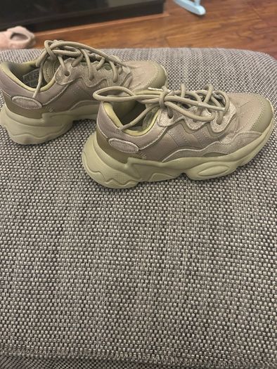 UK 12 Adidas Ozweego Green