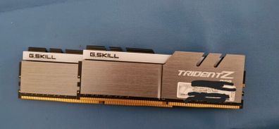 DDR4 16gb (2x8gb) 3000 mhz cl 15 Intel XMP 2.0