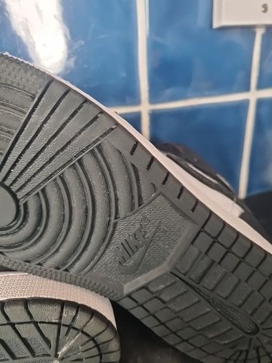 Air Jordan 1 mid se (gs)