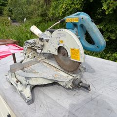 Makita slide compound mitre saw