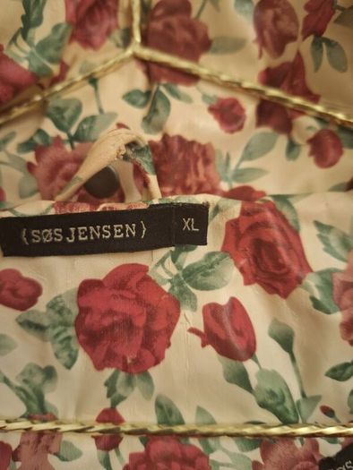 Flower patterned womans raincoat