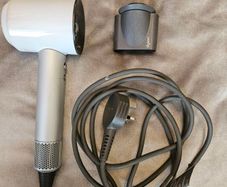 Dyson supersonic hairdryer