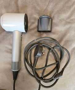 Dyson supersonic hairdryer