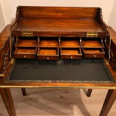 Antique style writing desk