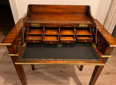 Antique style writing desk