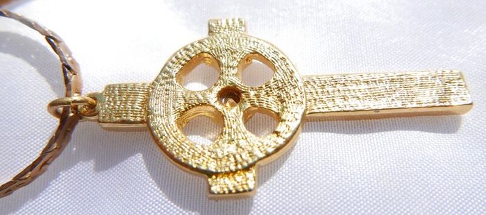 Vintage Traditional Celtic Knot